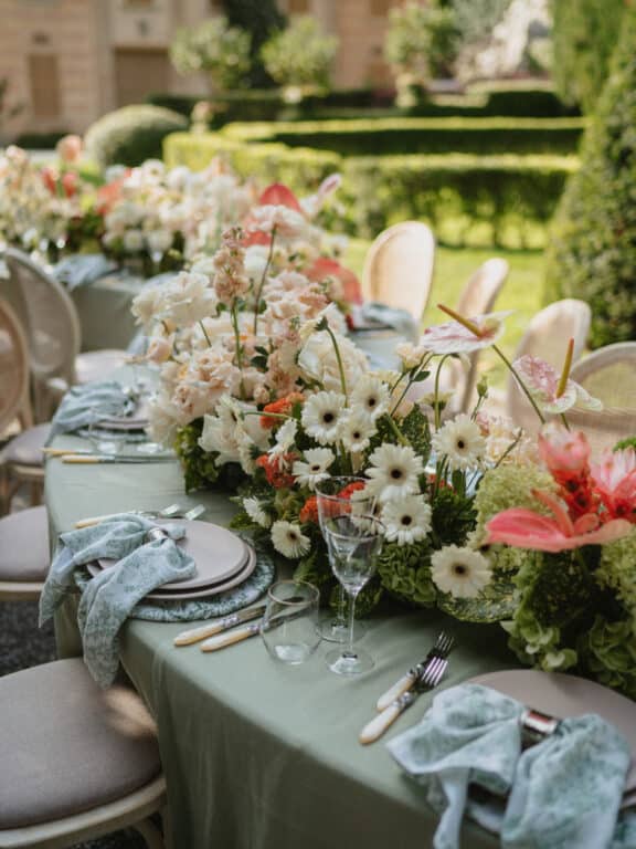 Outdoor wedding table decor at Villa Pizzo, Lake Como